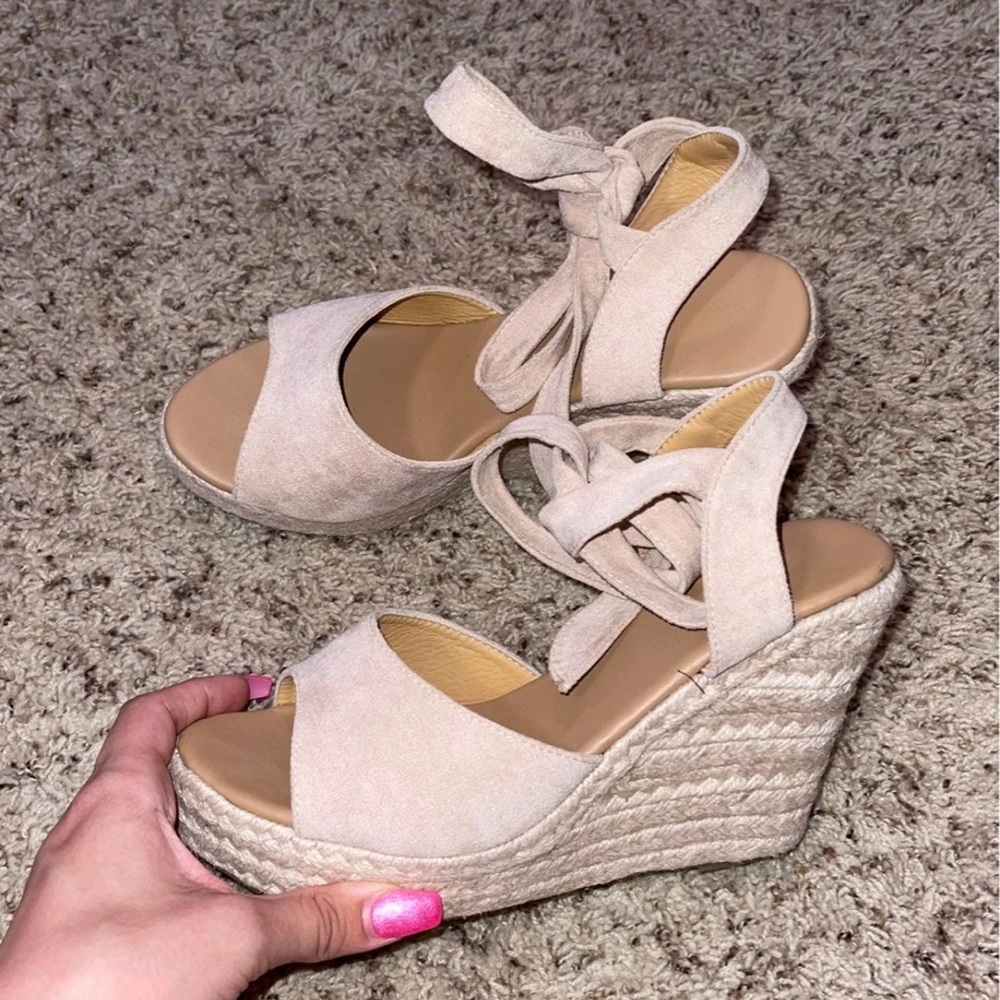 LIGHT PINK ESPADRILLE WEDGE SANDALS 9.5